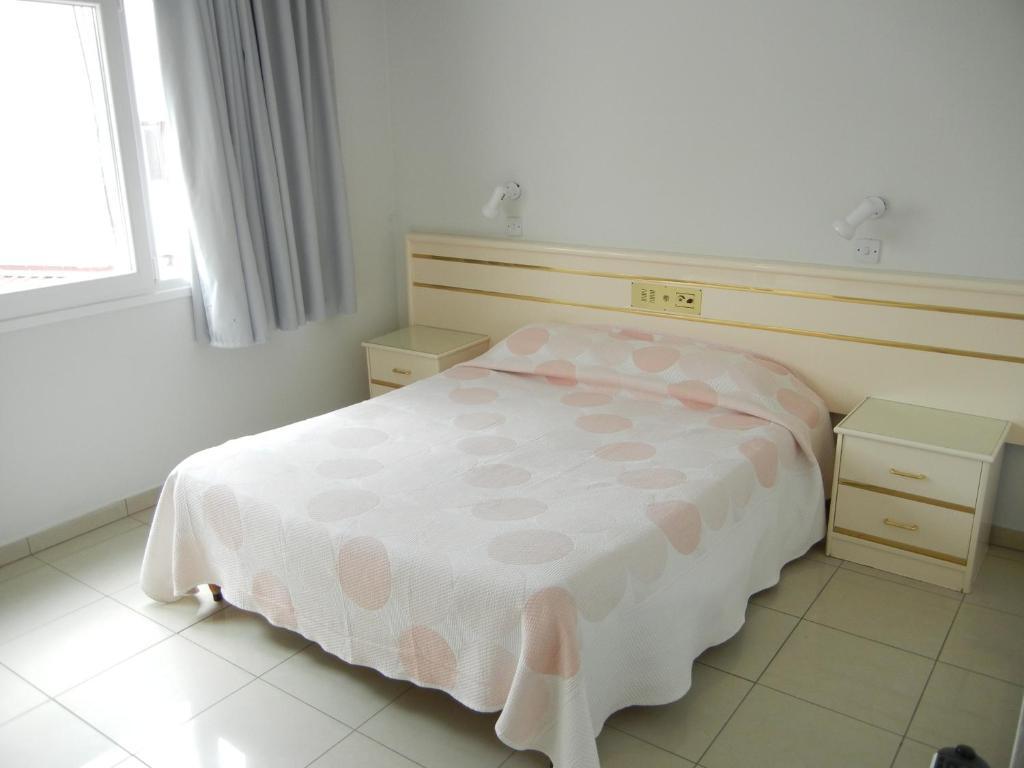 Tsialis Hotel Apartments 라르나카 객실 사진